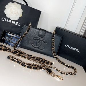 CHANEL Authentic CC Logo Cavier Bifold Wal…
